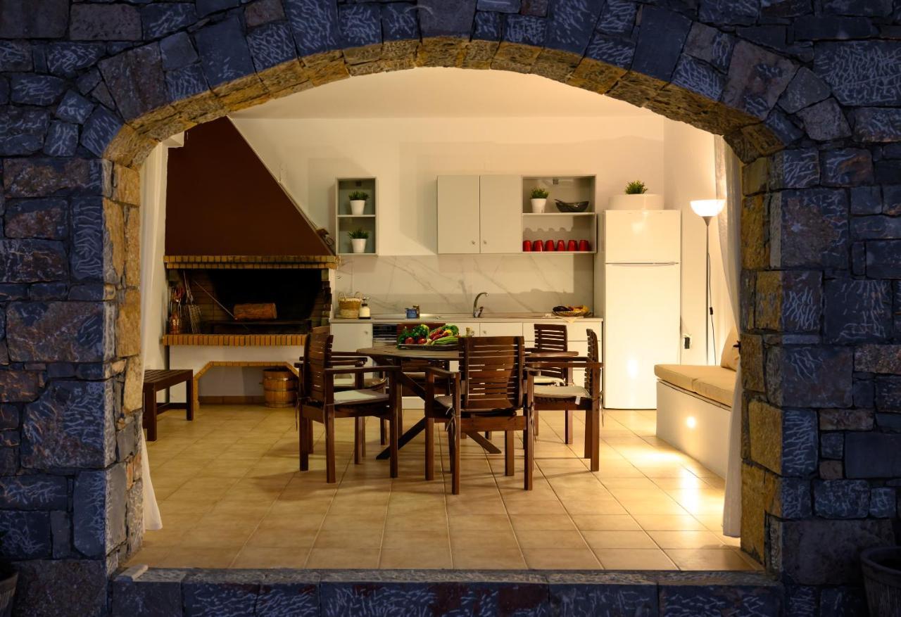 Wild Pear Villa อาเยีย เปลาเยีย ภายนอก รูปภาพ