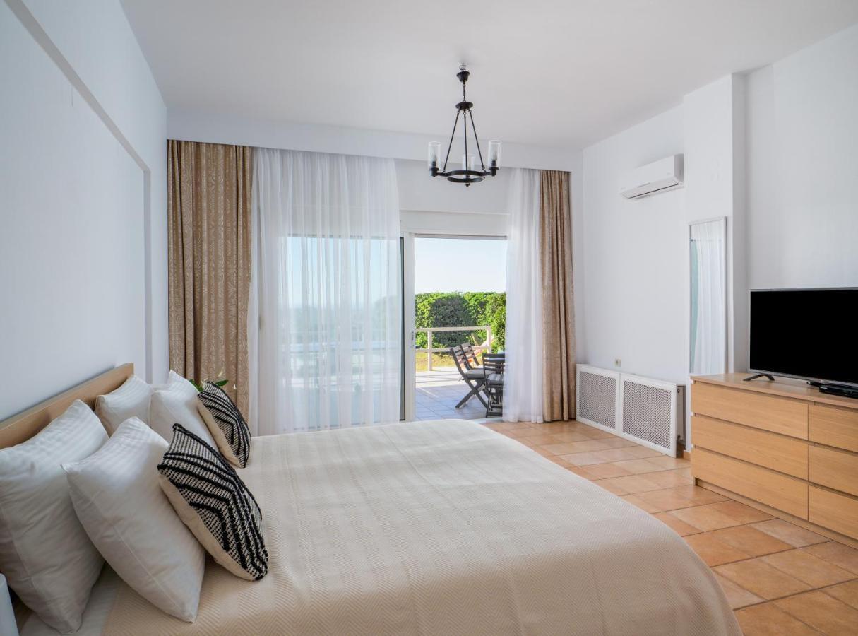 Wild Pear Villa อาเยีย เปลาเยีย ภายนอก รูปภาพ